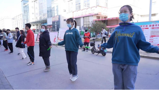 华北水利水电大学举办12.1“世界艾滋病日”宣传活动