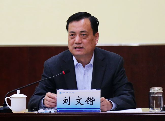 刘校长.jpg