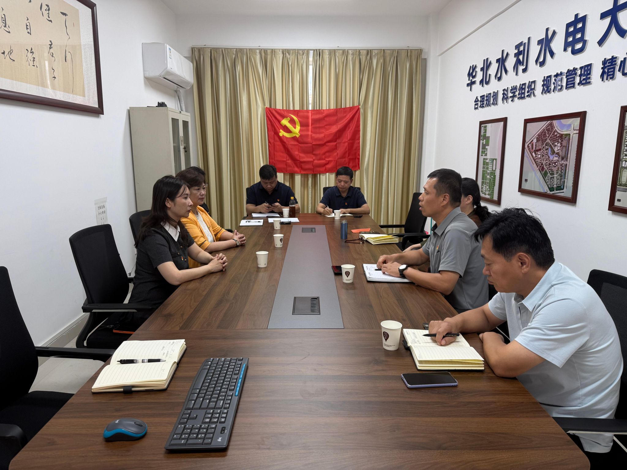 经营性资产管理中心党支部与法学院教工第三党支部联合开展主题党日活动