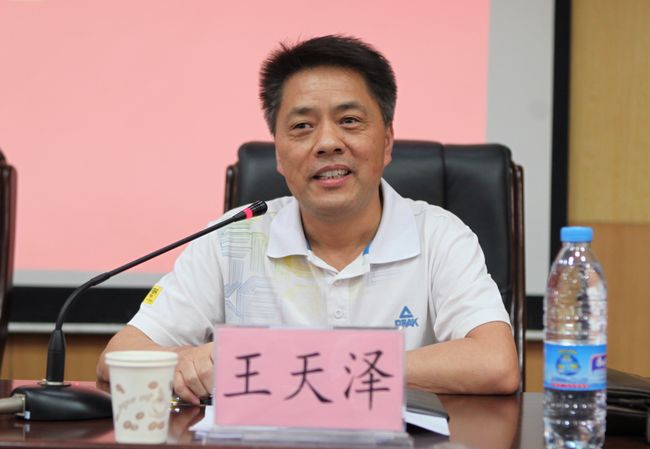 王校长.jpg