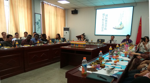 国际教育学院茶话会现场_副本.jpg