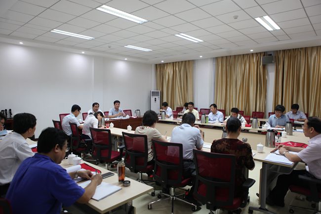 2.党委中心组“三严三实”专题学习会议现场.jpg