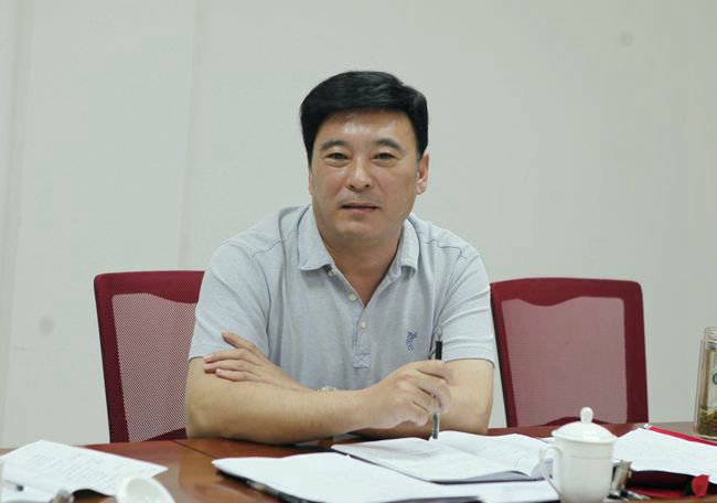 1.校党委书记王清义主持会议并讲话.jpg