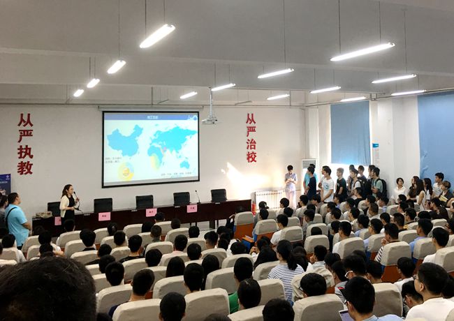 中交广州航道局有限公司2018届毕业生就业招聘宣讲会现场一_副本.jpg