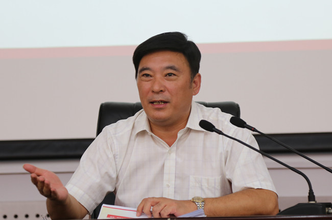 ZB7A0193_副本 王书记650.jpg