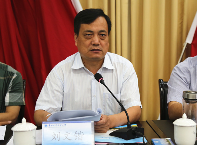 刘校长副本.jpg