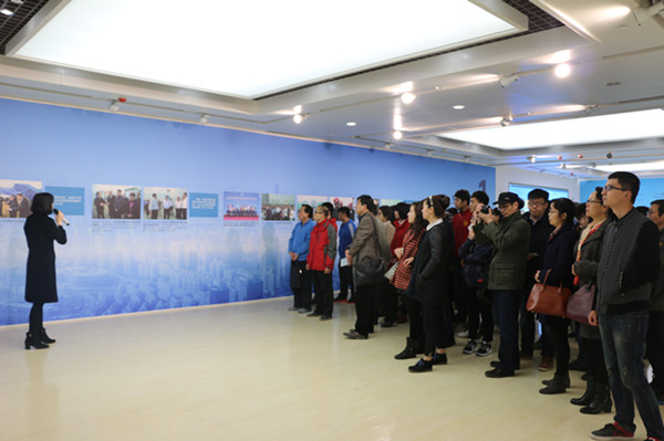回顾展照片1_副本.jpg