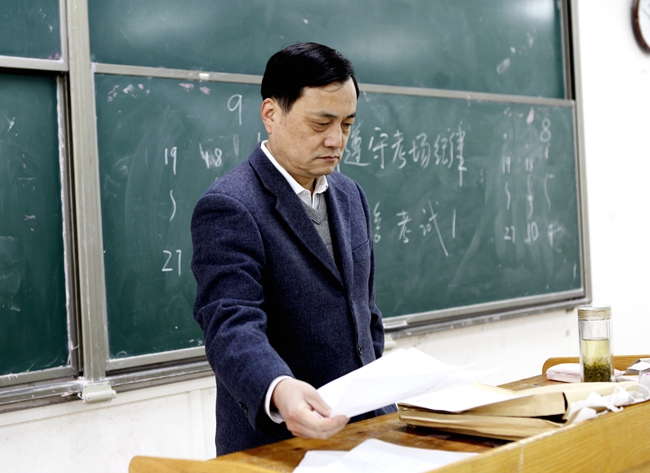 刘校长查看考试记录.jpg