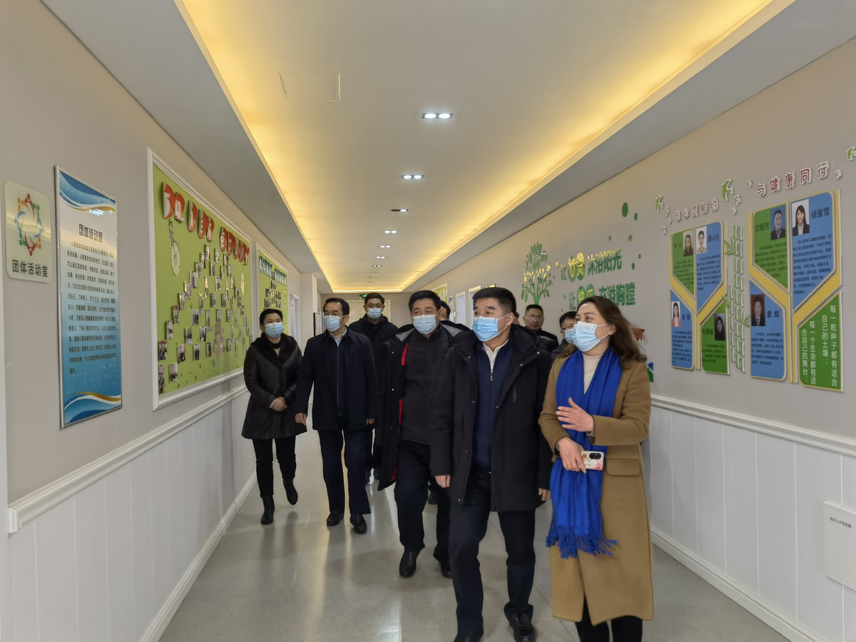 省教育厅副厅长刁玉华到信阳调研检查校园安全并省教育厅副厅长刁玉华到信阳调研检查校园安全并慰问困难教师慰问困难教师 省教育厅副厅长刁玉华到信阳调研检查校园安全并省教育厅副厅长刁玉华到信阳调研检查校园安全并慰问困难教师慰问困难教师